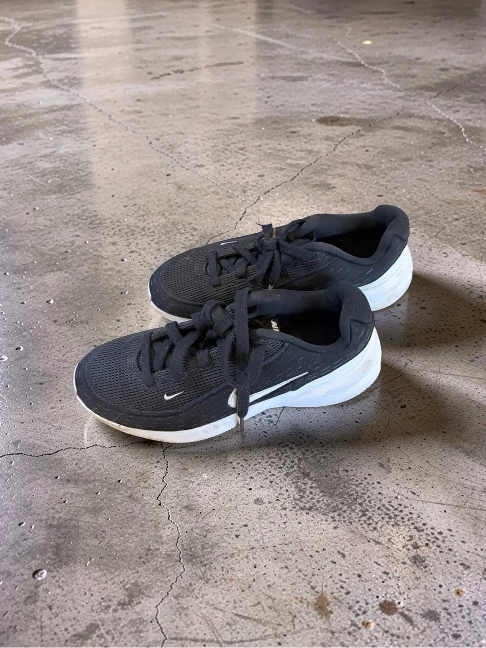Nike Black & White Cushioned Running Shoes